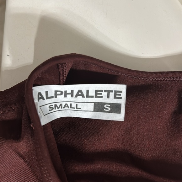 Alphabets amplify sports bra - Picture 3 of 3